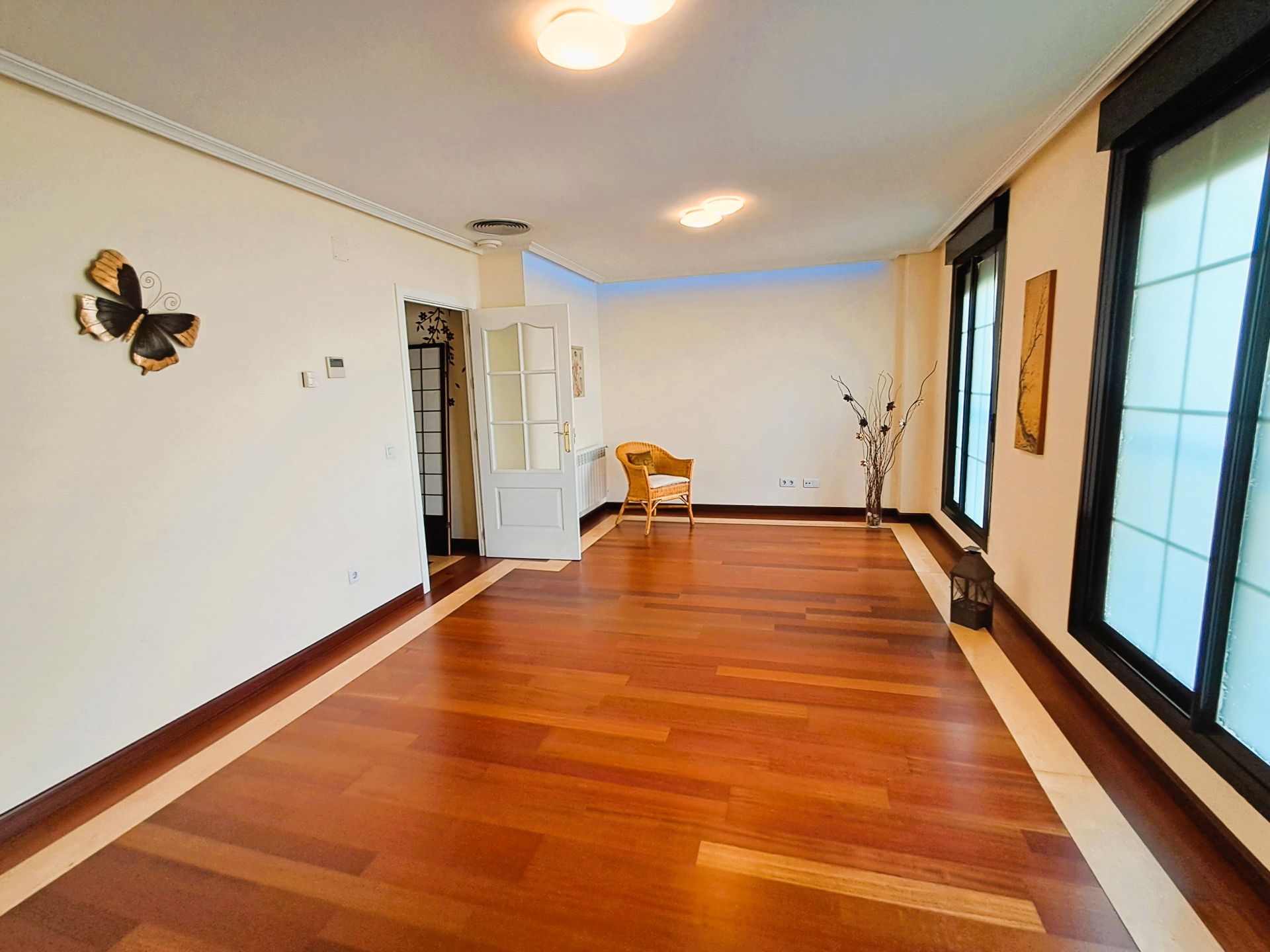 Living room of Apartment for sale in  Madrid Capital  with Air Conditioner, Heating and Terrace