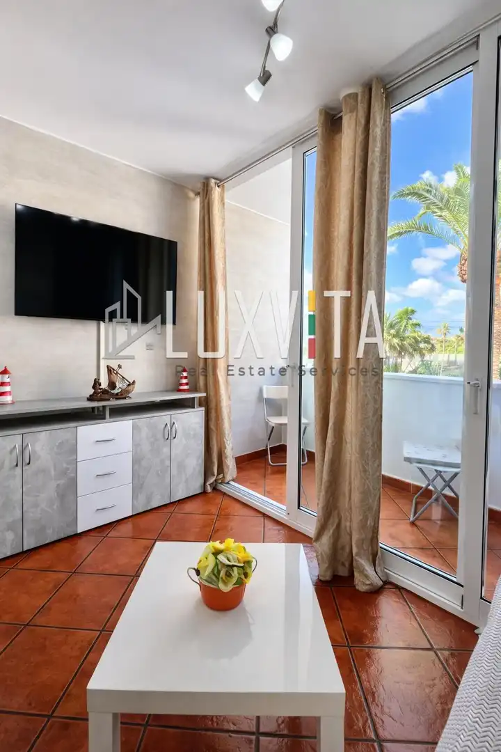 Sala d'estar de Apartament en venda en Arona amb Aire condicionat, Terrassa i Moblat