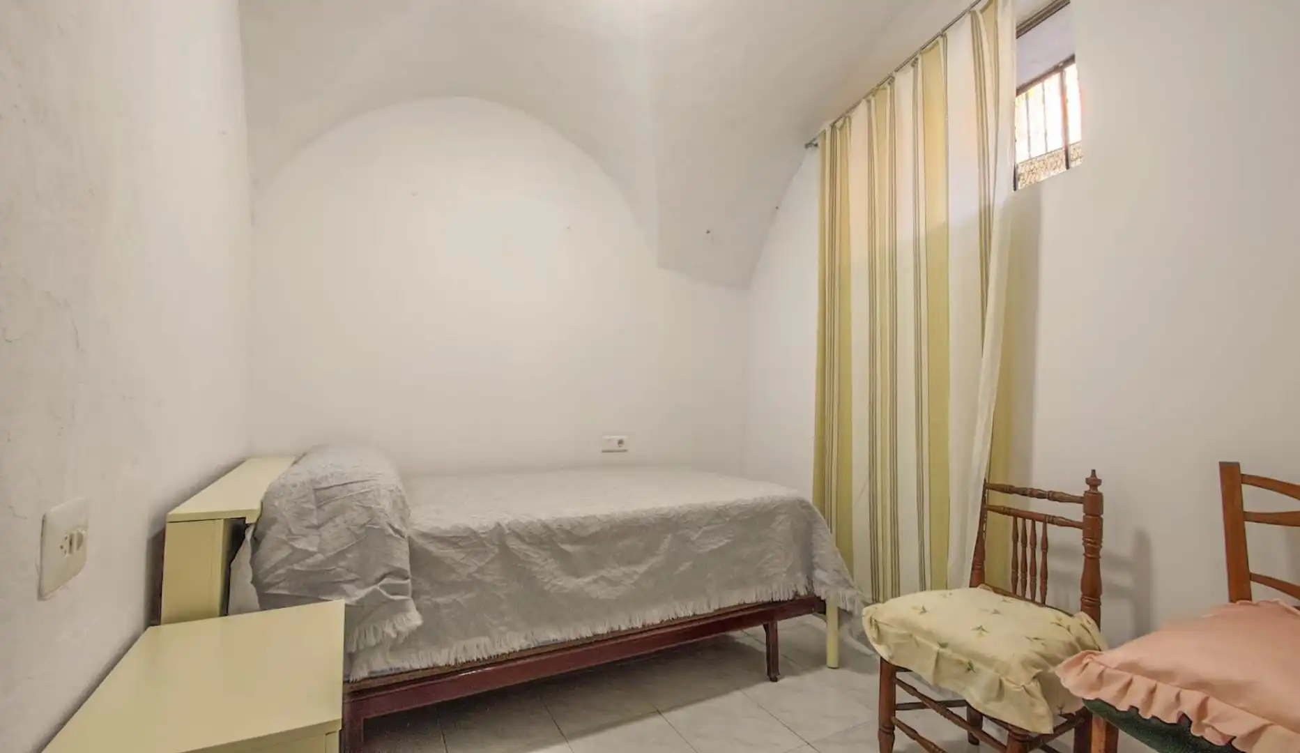 Dormitori de Casa o xalet en venda en Cáceres amb Moblat