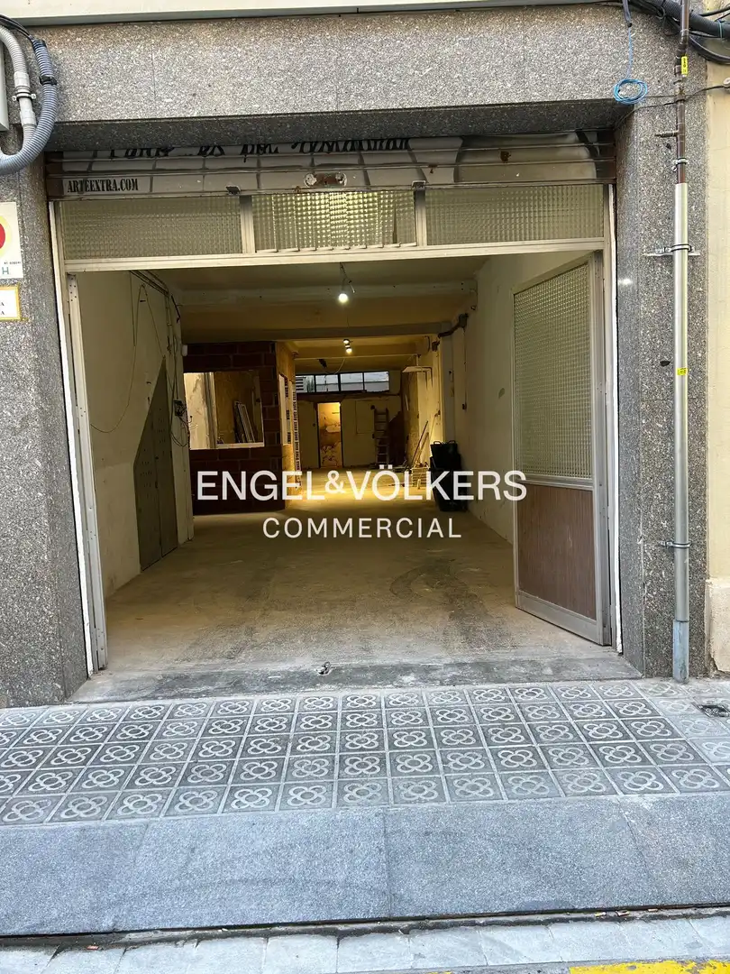 Vista exterior de Local en venta en Barcelona