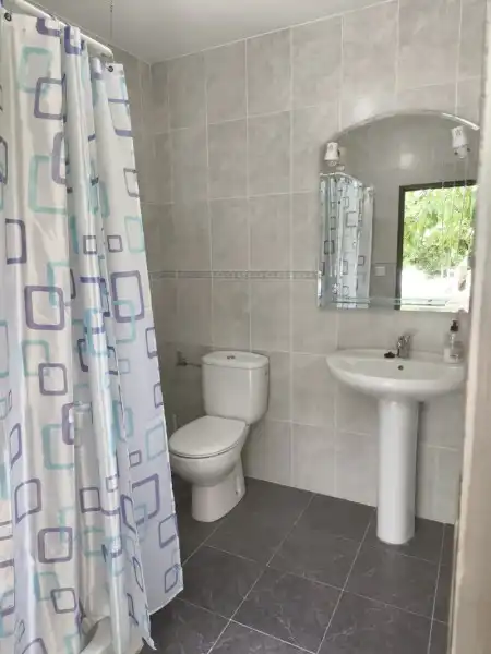 Baño de Finca rústica en venta en Lucena con Aire acondicionado, Terraza y Piscina