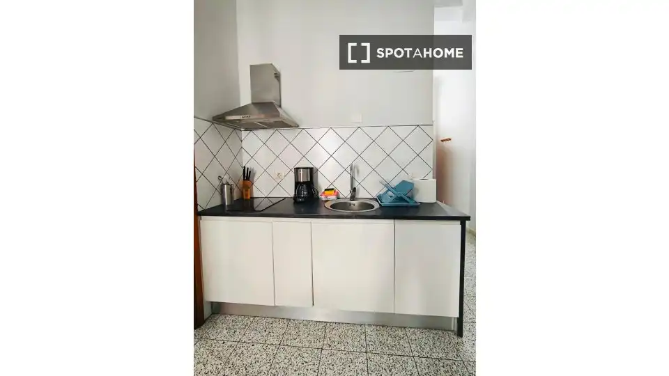 Cuina de Apartament per a compartir en San Bartolomé de Tirajana amb Aire condicionat, Terrassa i Moblat