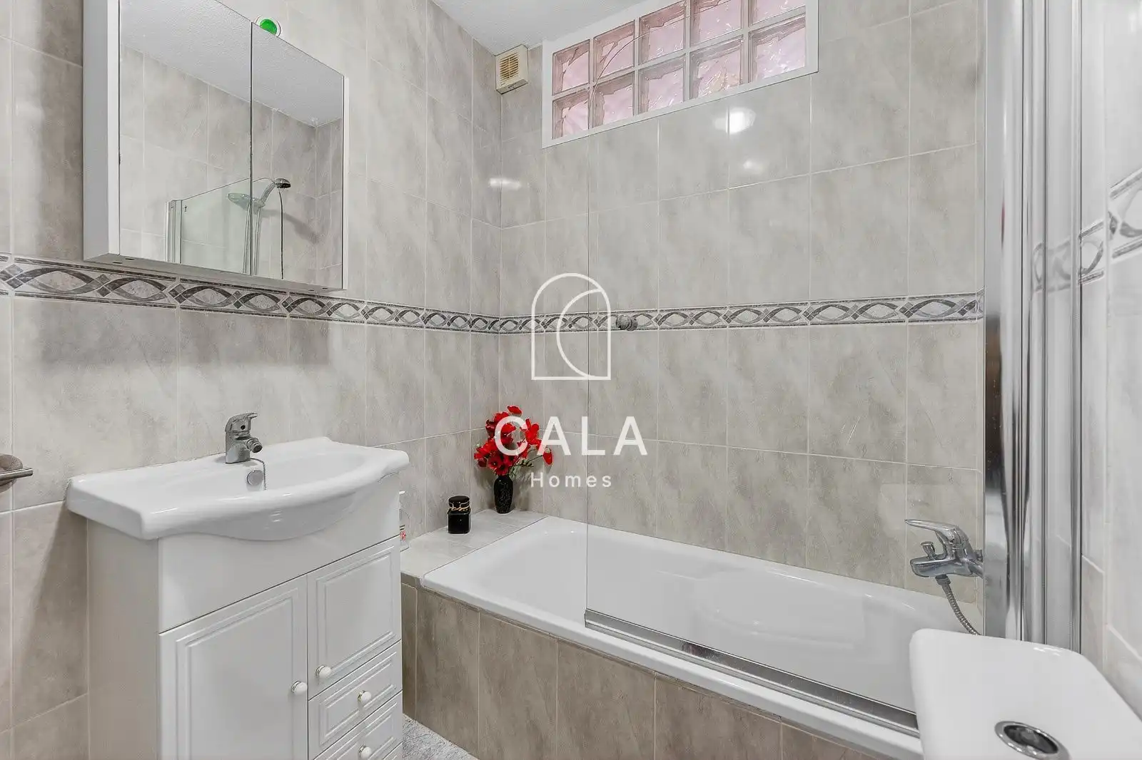 Bany de Apartament en venda en Granadilla de Abona amb Terrassa, Piscina i Moblat
