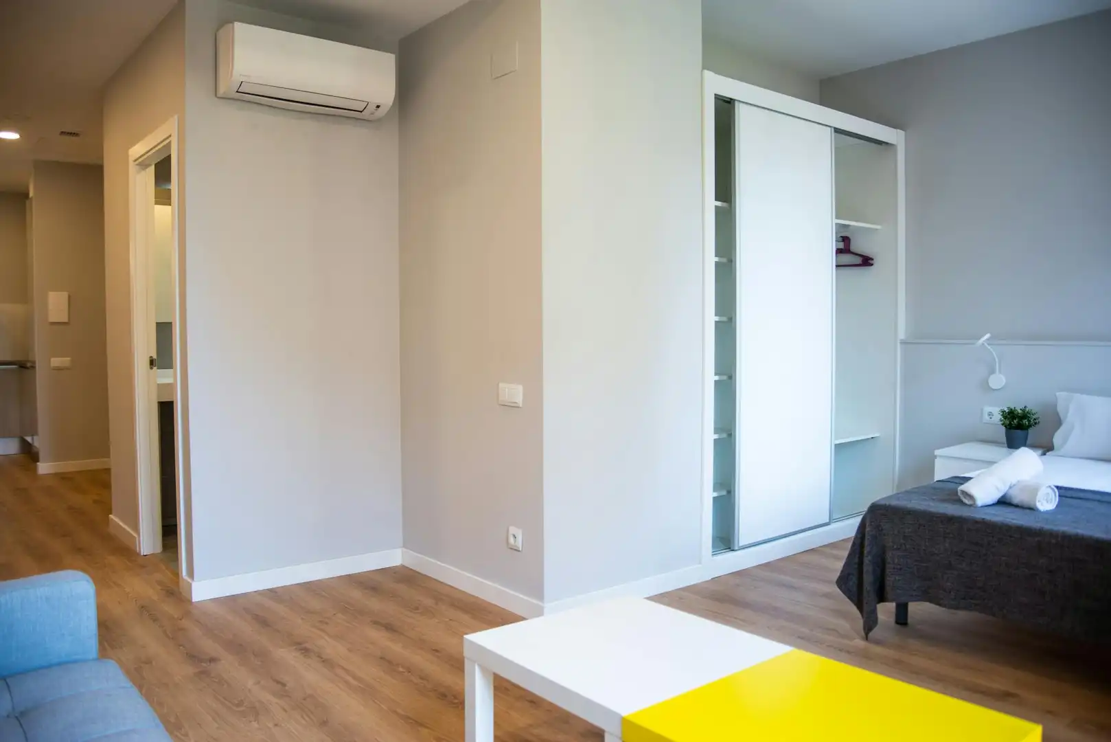 Bedroom of Flat for rent in Barcelona  with Air Conditioner, Heating and Furnished