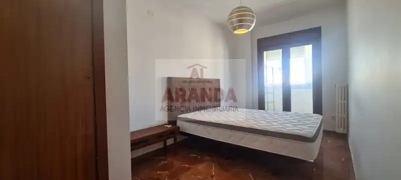 Habitación de Piso de alquiler en Zaragoza con Aire acondicionado, Calefacción y Trastero