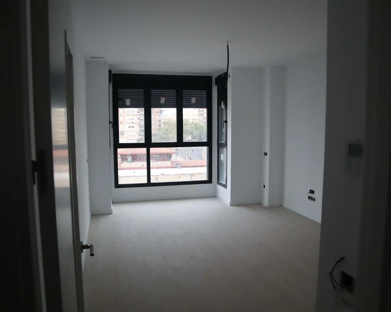 Schlafzimmer von Wohnungen zur Miete in Valencia mit Klimaanlage, Abstellraum und Balkon