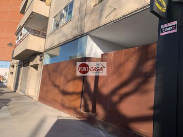 Locale commerciale in vendita a Carrer Pintor Albert Vives 1
