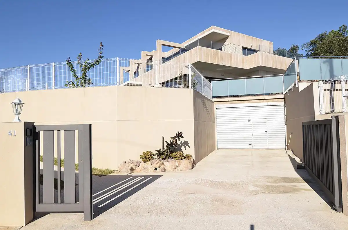Vista exterior de Casa o chalet en venta en Lloret de Mar con Jardín privado, Terraza y Piscina