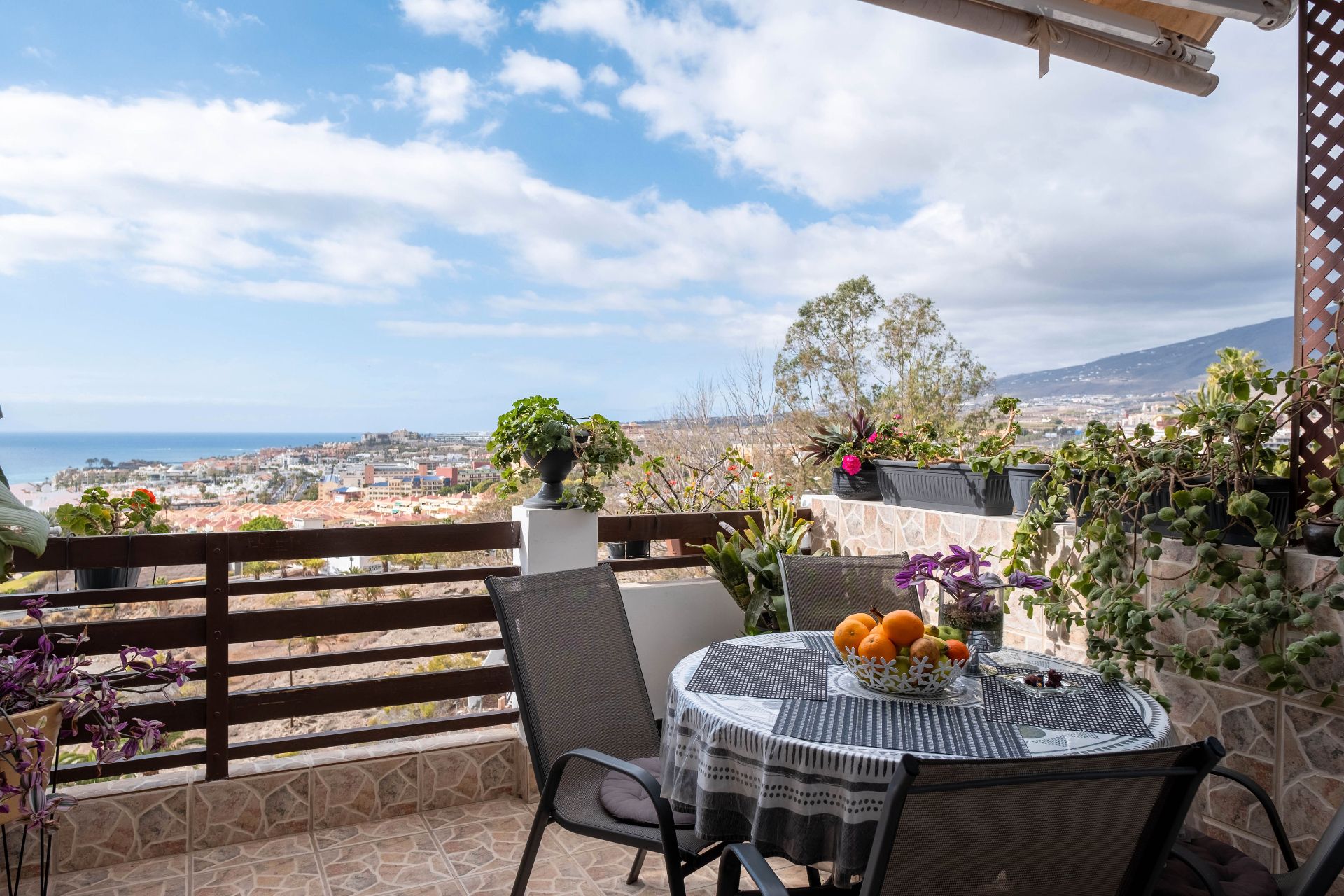 Single-family semi-detached for sale in Calle Cataluña, Torviscas Centro y Alto