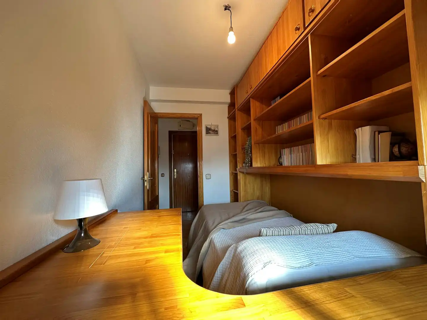 Bedroom of Flat for rent in Madrid  with Air Conditioner, Heating and Private garden