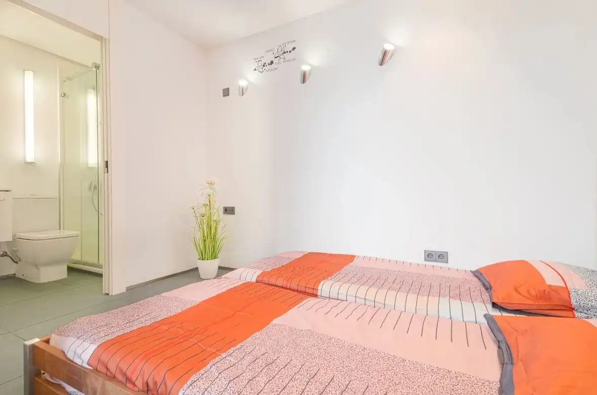 Dormitori de Apartament de lloguer en Valencia amb Aire condicionat, Calefacció i Terrassa