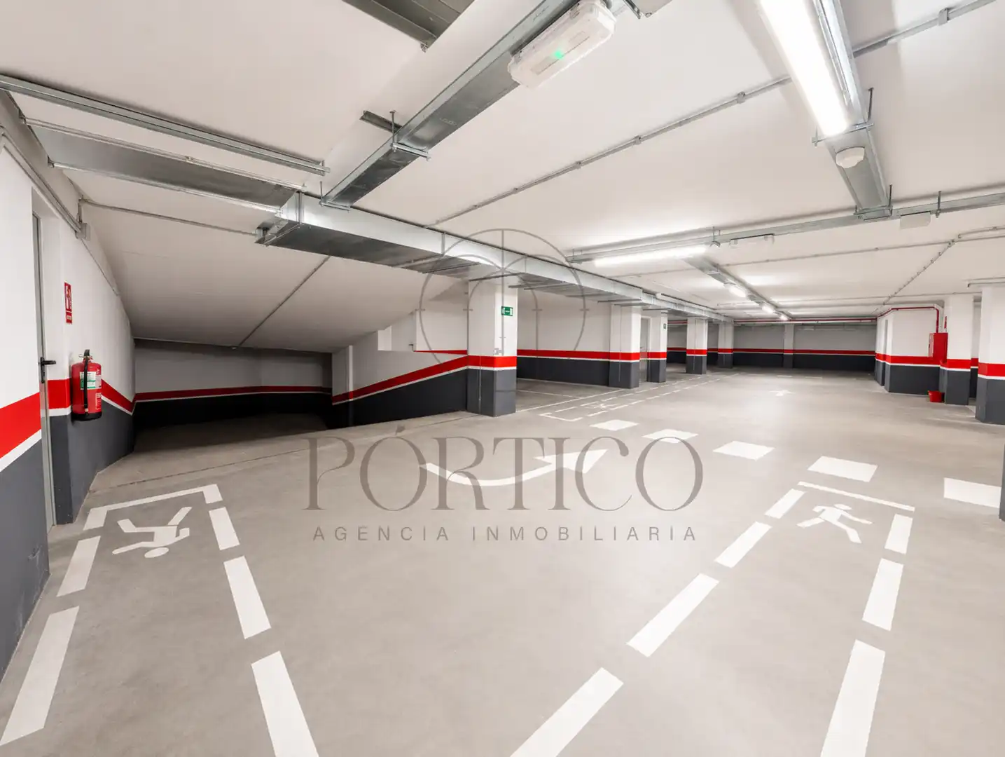 Parking de Apartamento en venta en Vigo  con Calefacción, Trastero y Amueblado
