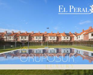 Swimming pool of Single-family semi-detached for sale in Valladolid Capital  with Heating, Private garden and Parquet flooring