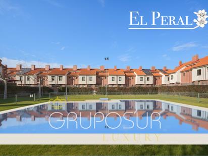 Swimming pool of Single-family semi-detached for sale in Valladolid Capital  with Heating, Private garden and Parquet flooring