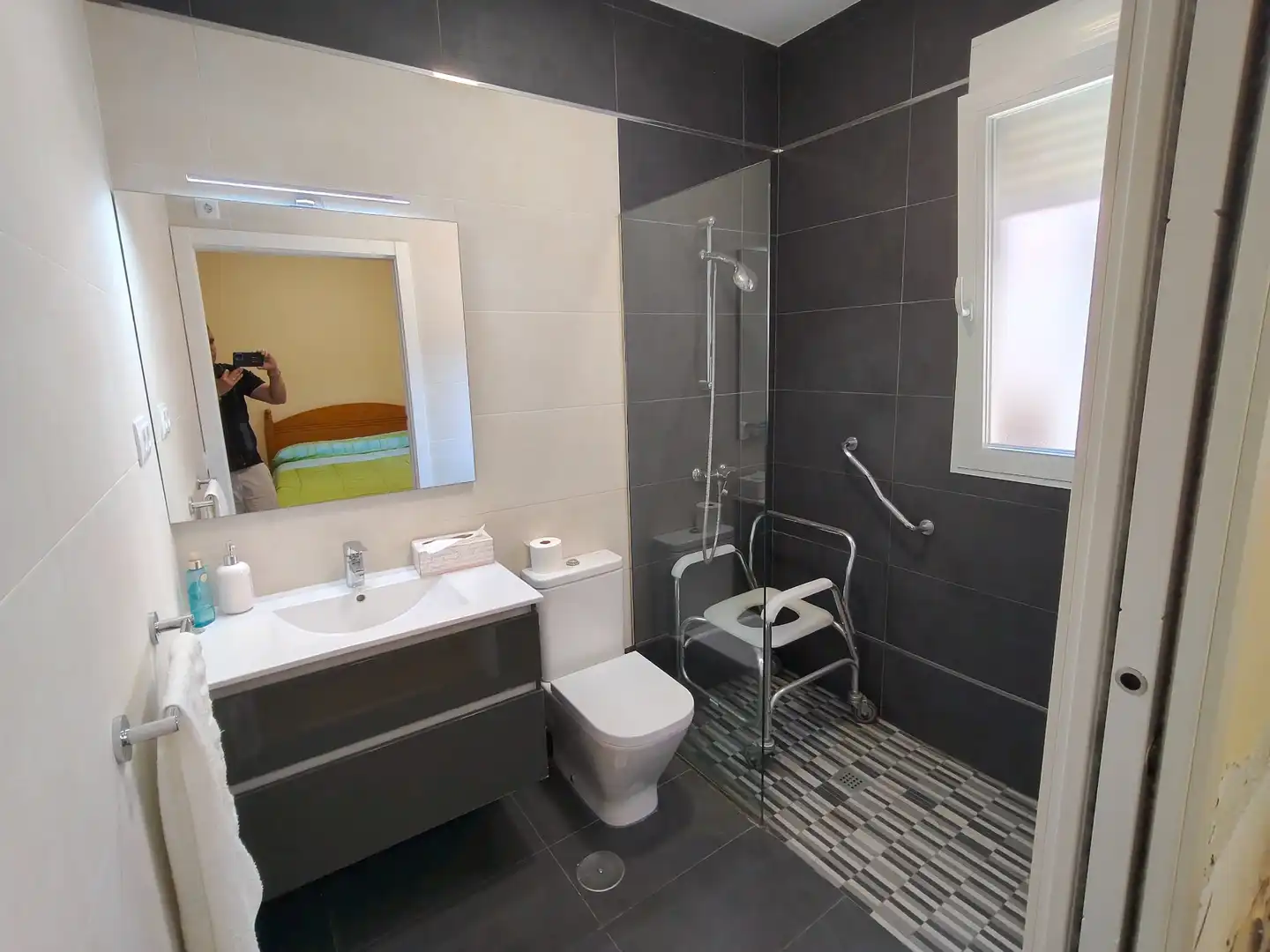 Bathroom of Buildings for sale in Leganés
