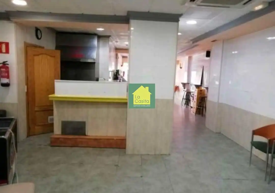 Local comercial en venda a Centro, imagen 2