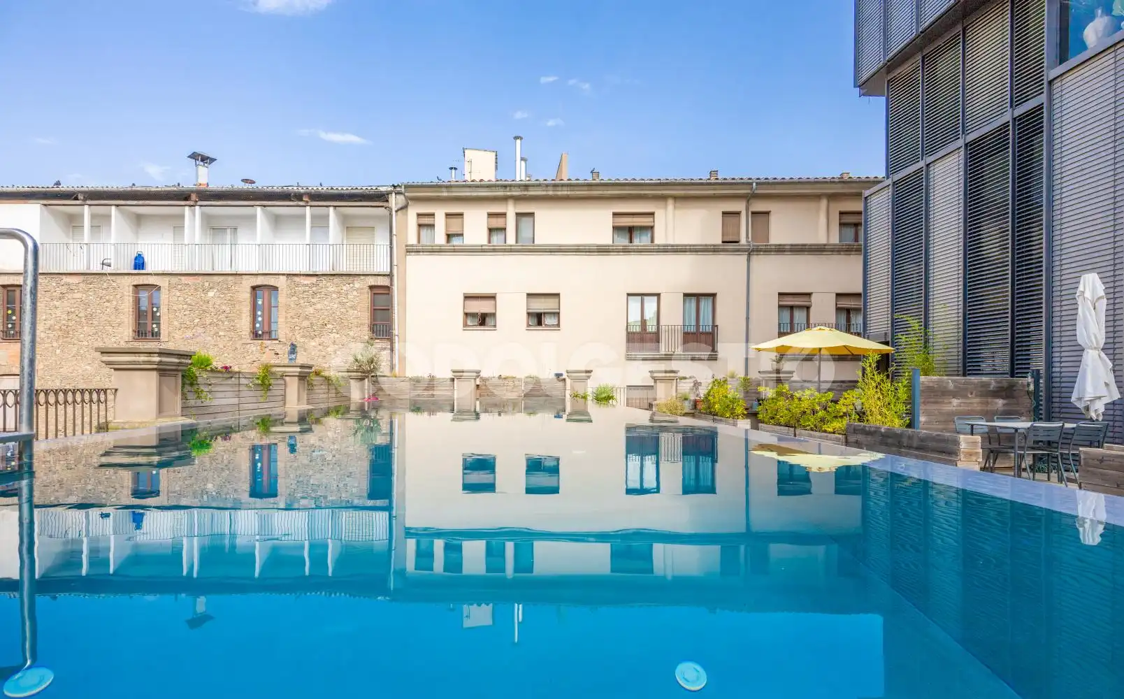 Swimming pool of Flat for sale in Vic