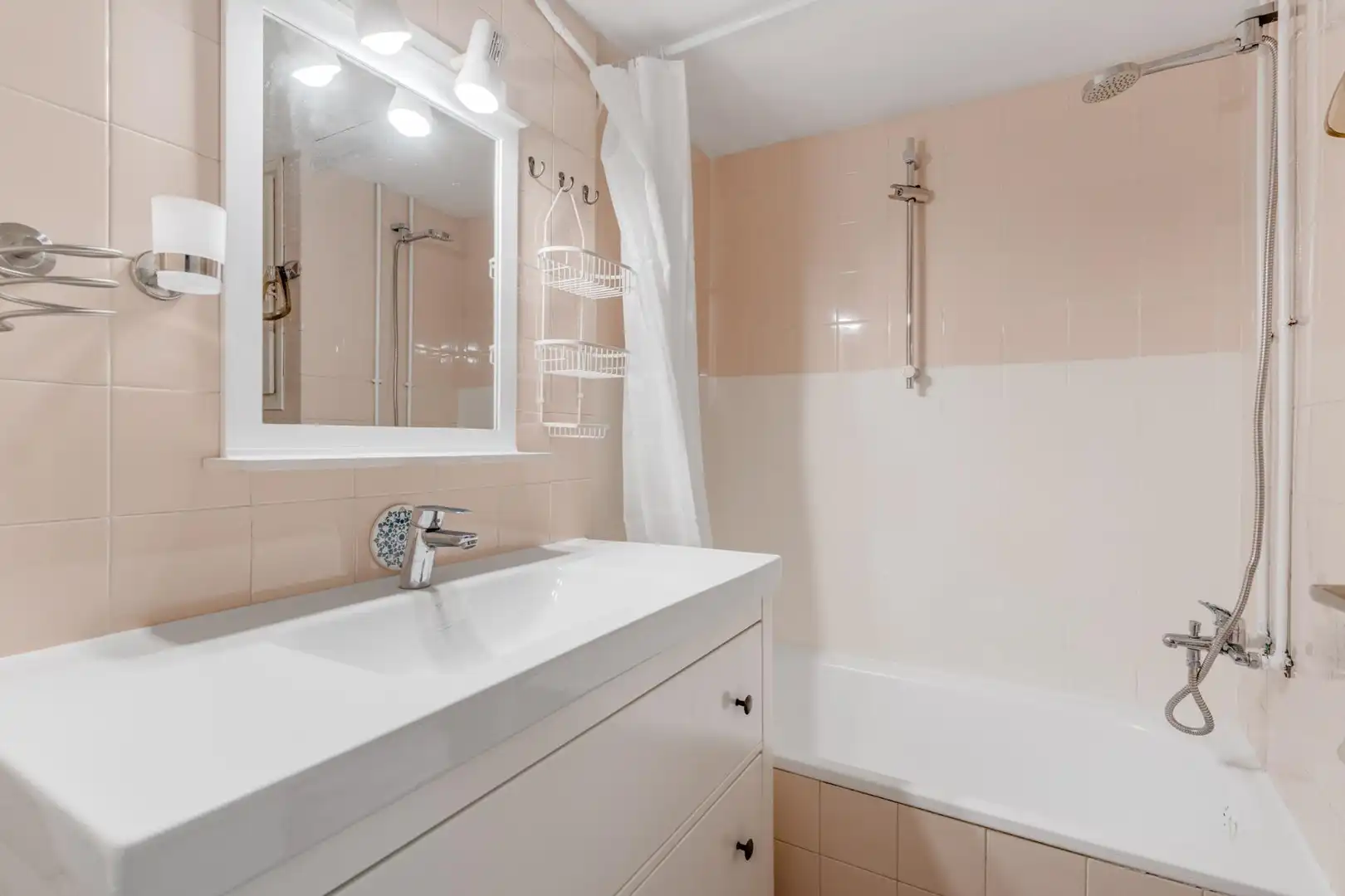 Baño de Piso en venta en Barcelona con Aire acondicionado y Balcón