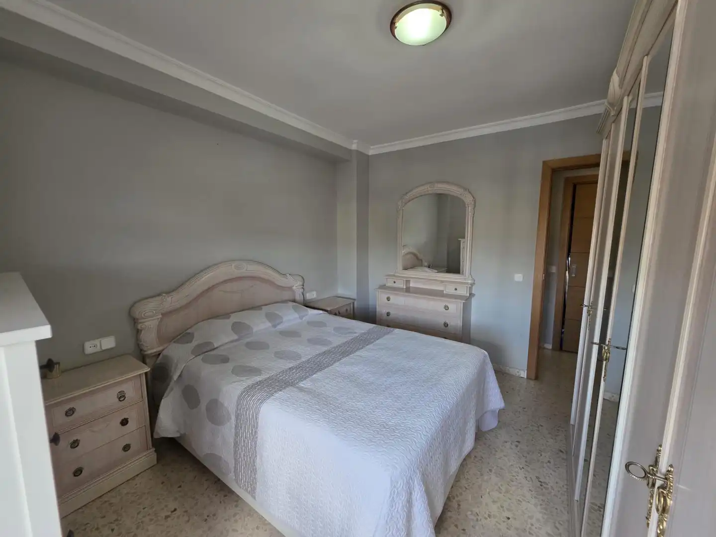 Bedroom of Flat for sale in San Roque