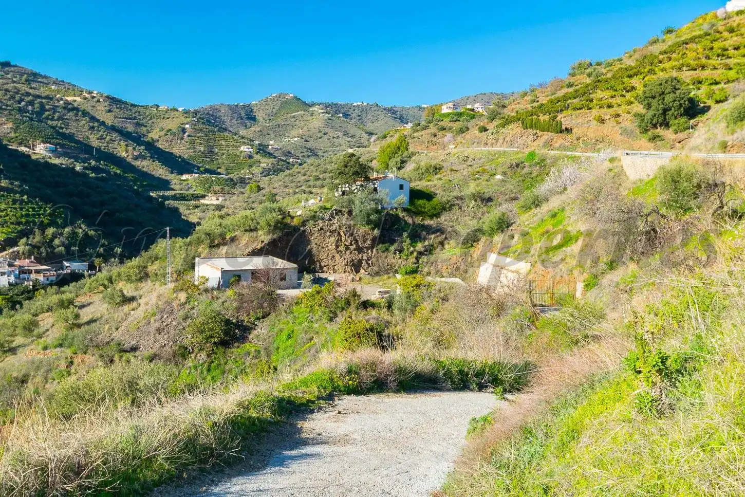 Rustikales Grundstück zum Verkauf in Torrox Pueblo
