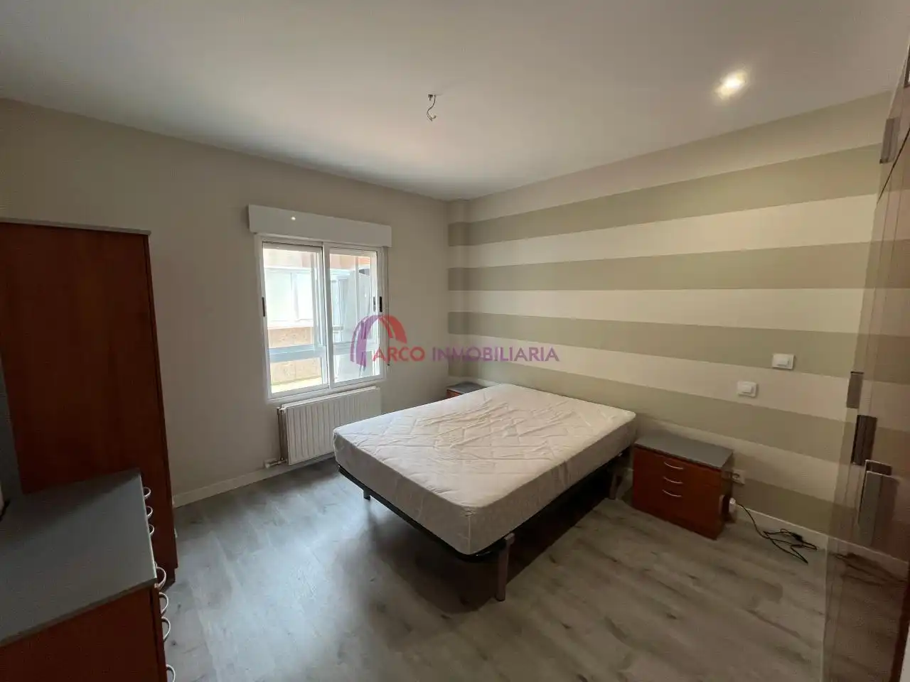 Dormitori de Apartament en venda en Burgos amb Calefacció, Terrassa i Traster