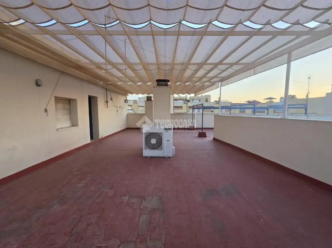 Terraza de Piso en venta en Sevilla con Aire acondicionado