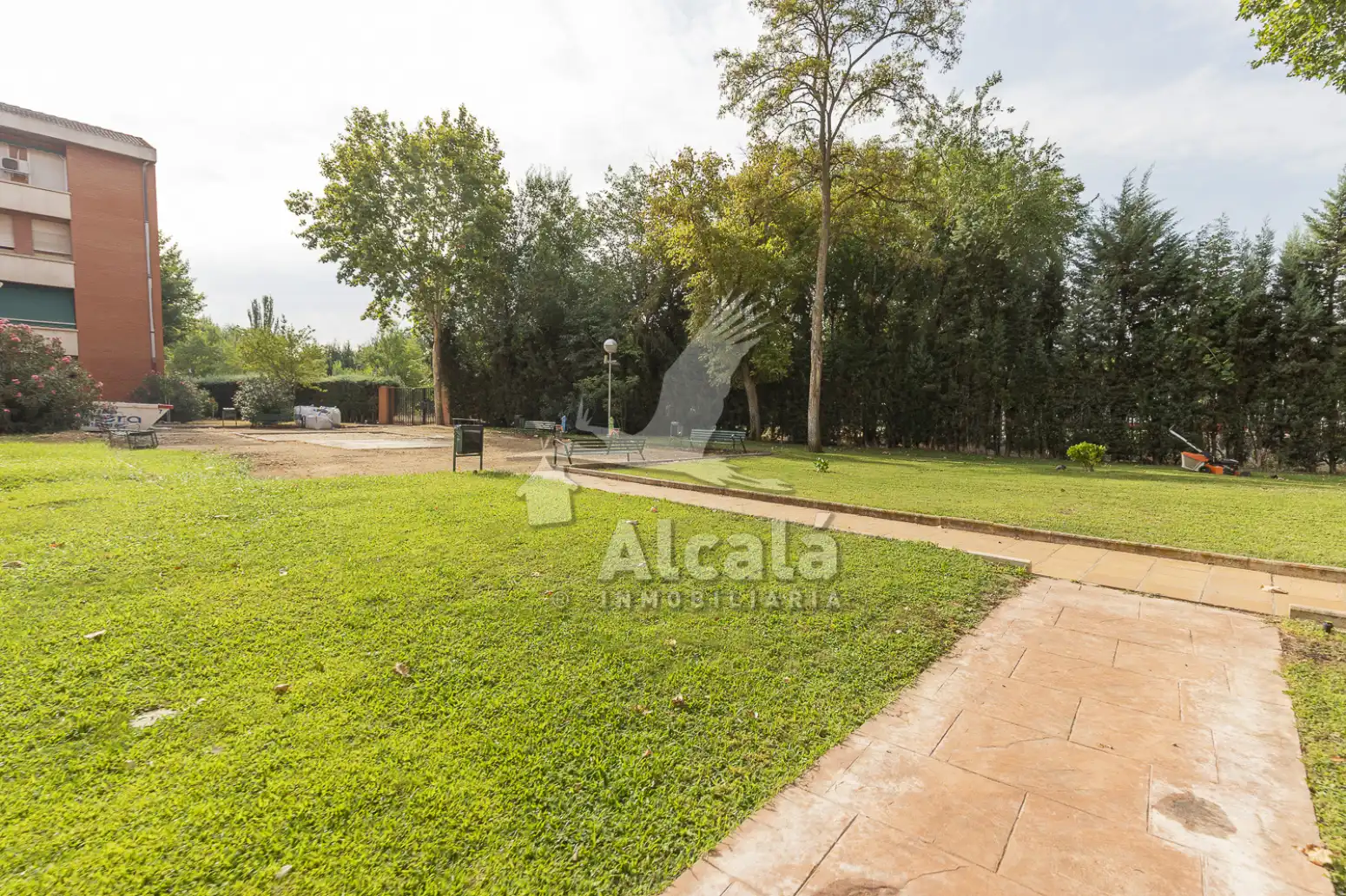 Jardí de Pis en venda en Alcalá de Henares amb Aire condicionat, Calefacció i Moblat