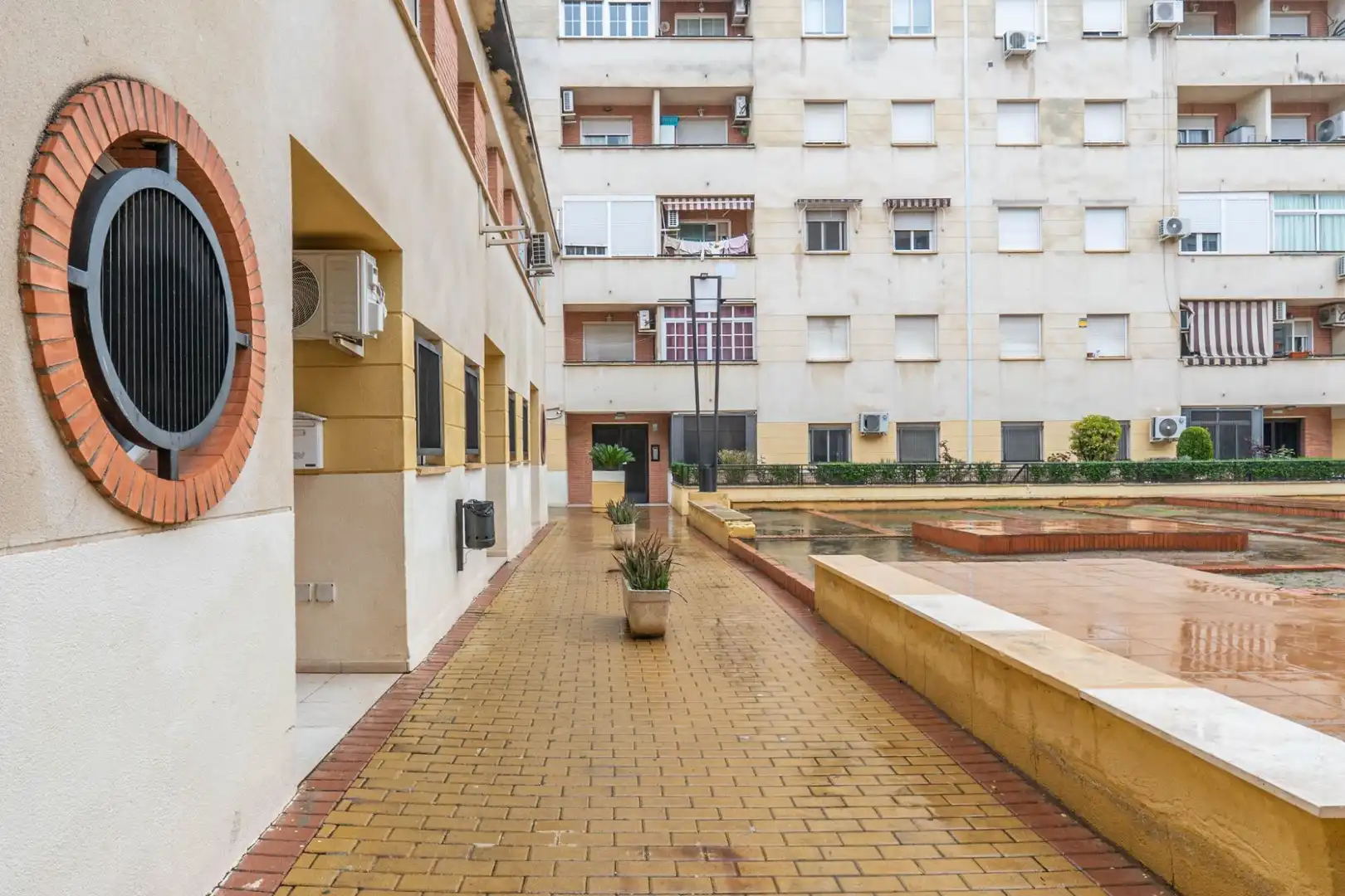 Vista exterior de Dúplex en venda en  Granada Capital amb Calefacció