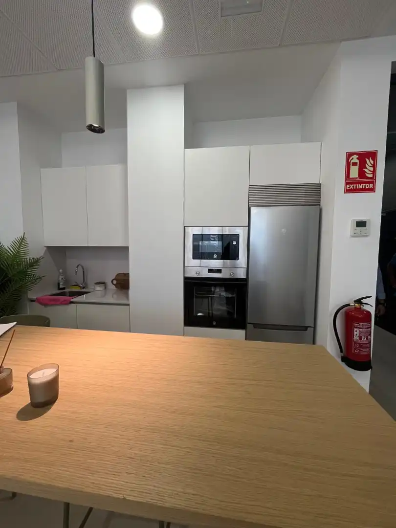 Cuina de Pis en venda en Madrid amb Aire condicionat, Calefacció i Jardí privat