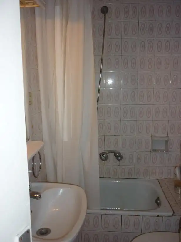 Baño de Piso de alquiler en L'Hospitalet de Llobregat con Amueblado y Horno