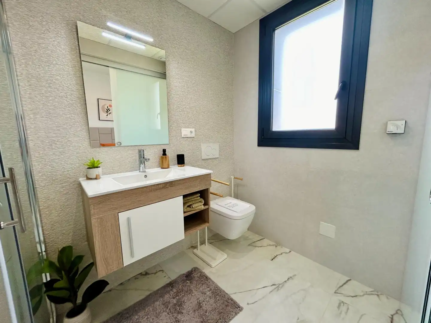 Baño de Ático en venta en Orihuela con Aire acondicionado, Calefacción y Jardín privado