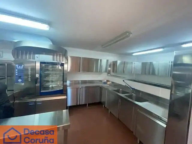 Cuina de Casa o xalet en venda en Madrid amb Jardí privat, Terrassa i Traster