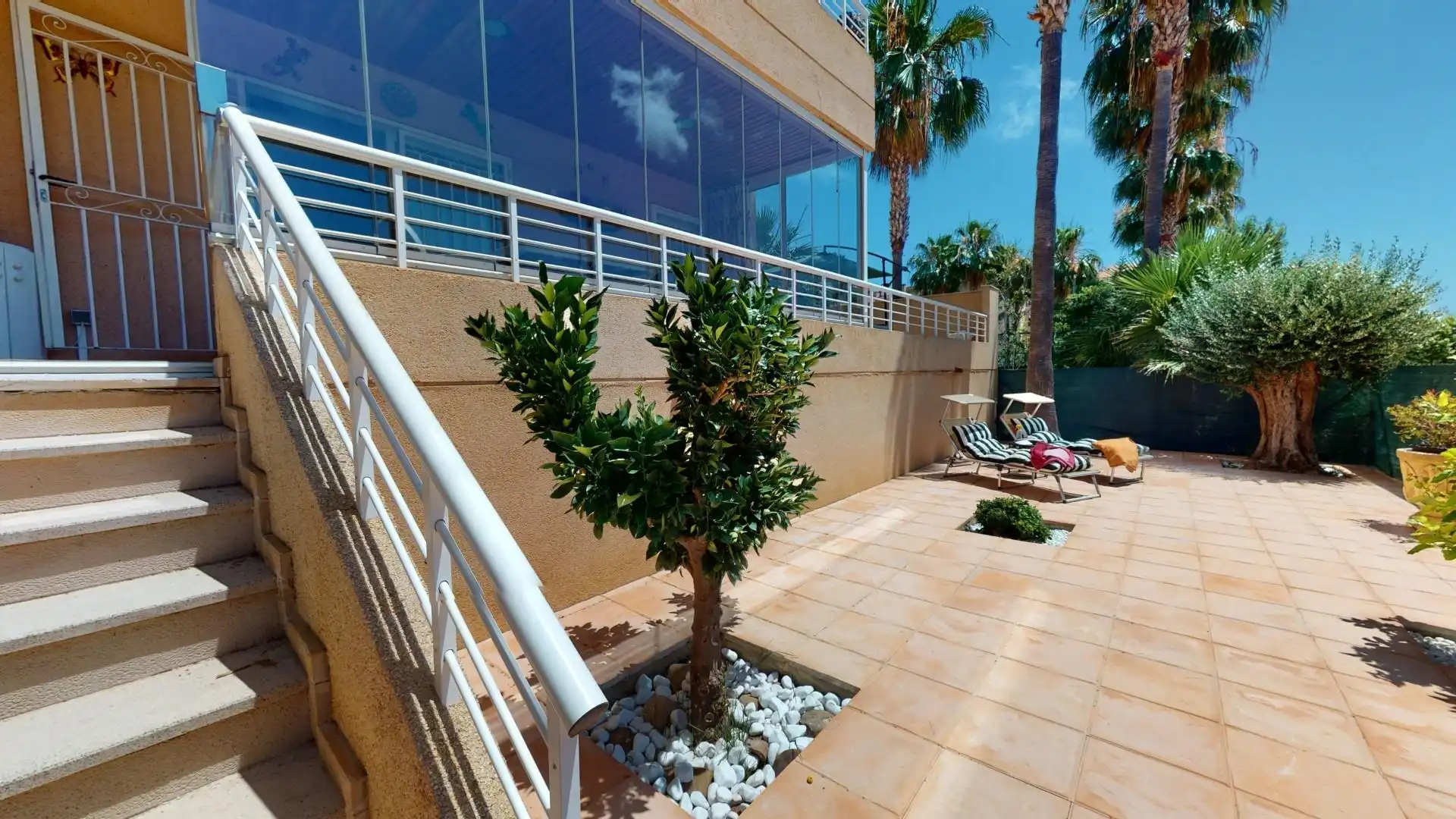 Terrasse von Wohnungen zum Verkauf in L'Alfàs del Pi mit Klimaanlage, Privatgarten und Terrasse