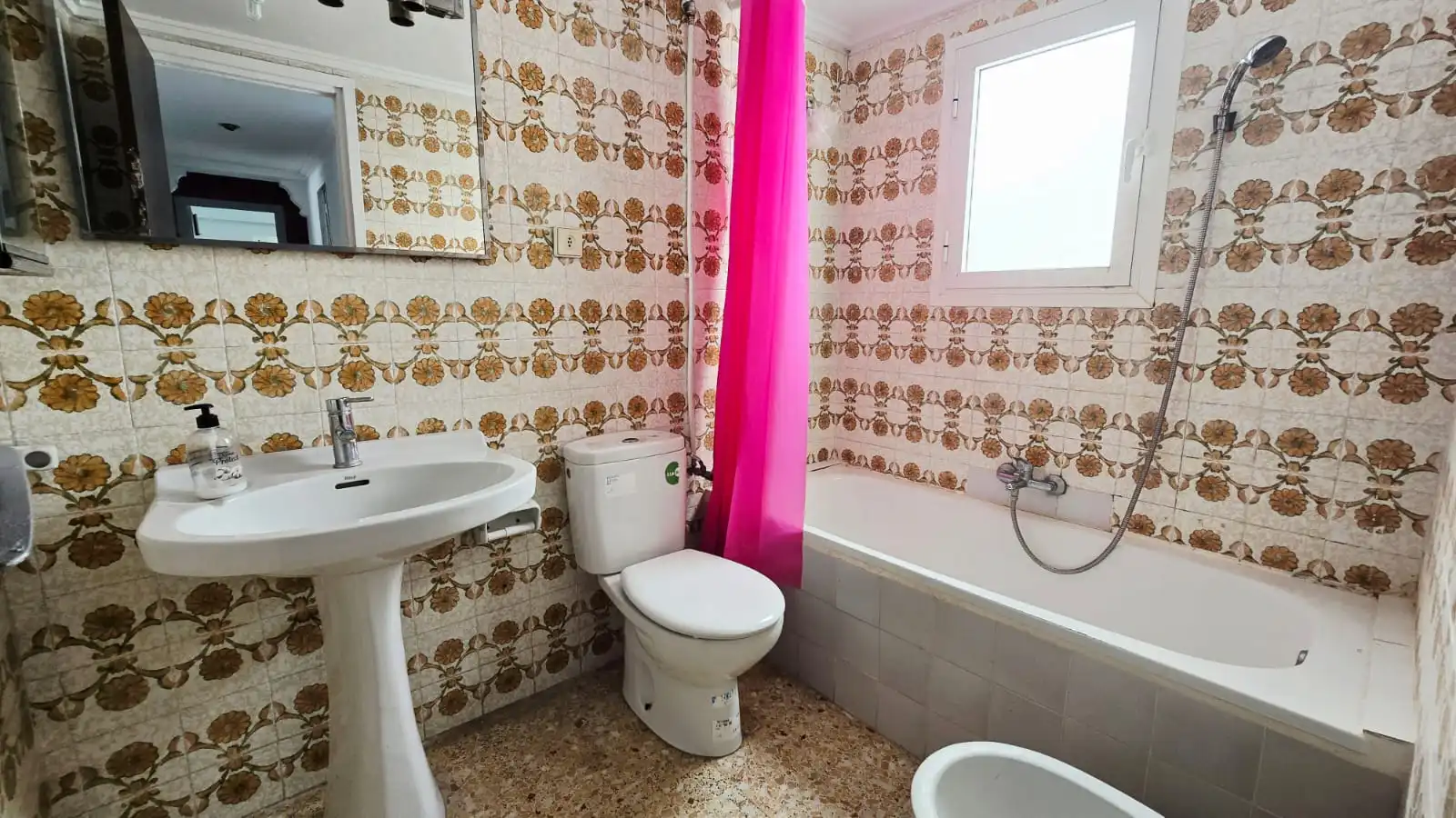 Bany de Apartament en venda en Oliva amb Terrassa, Moblat i Forn