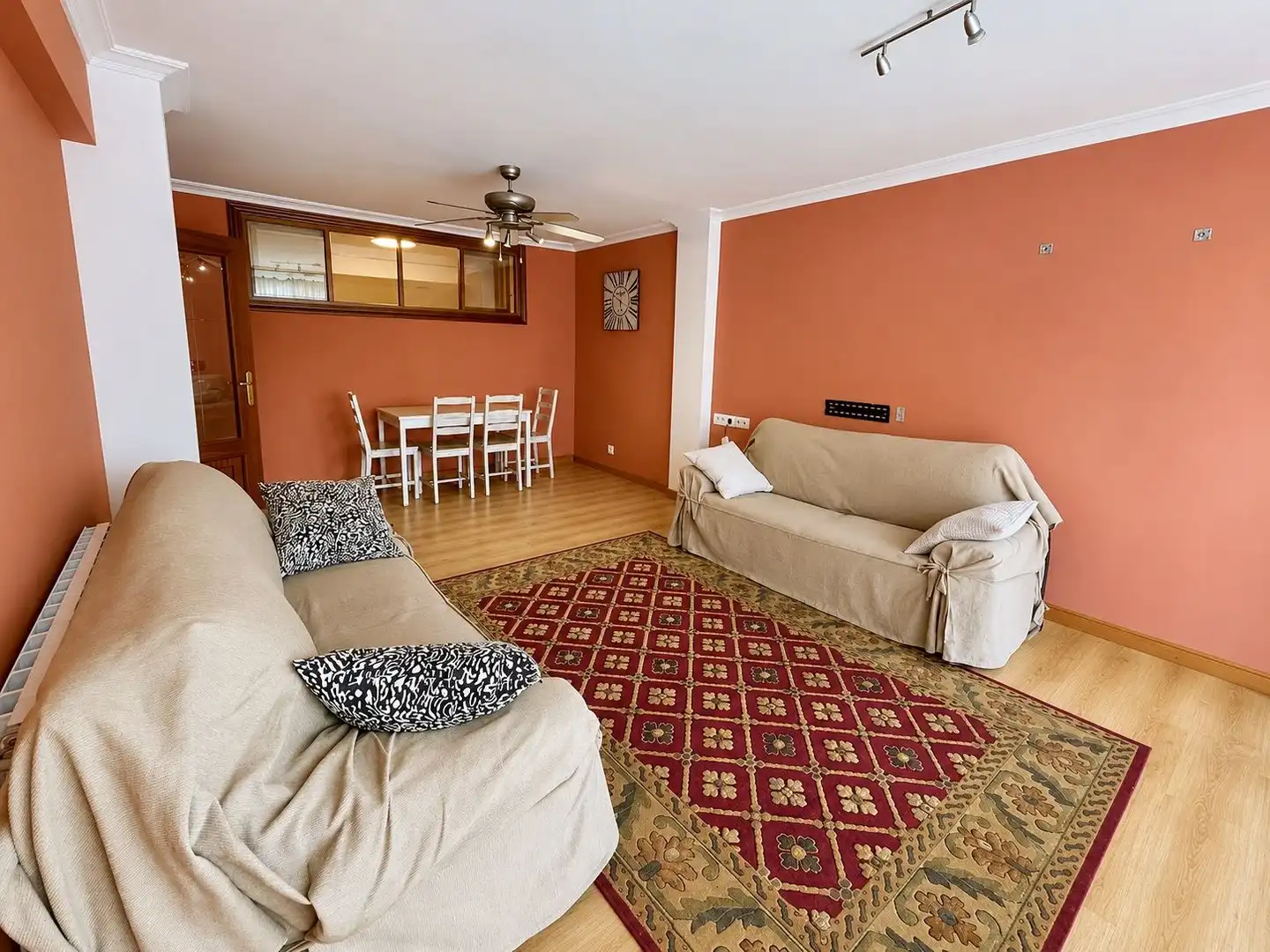 Sala de estar de Piso en venta en Colindres con Calefacción, Amueblado y Balcón