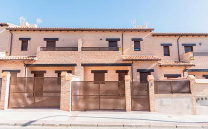 Casa adosada en venda a Yuncos