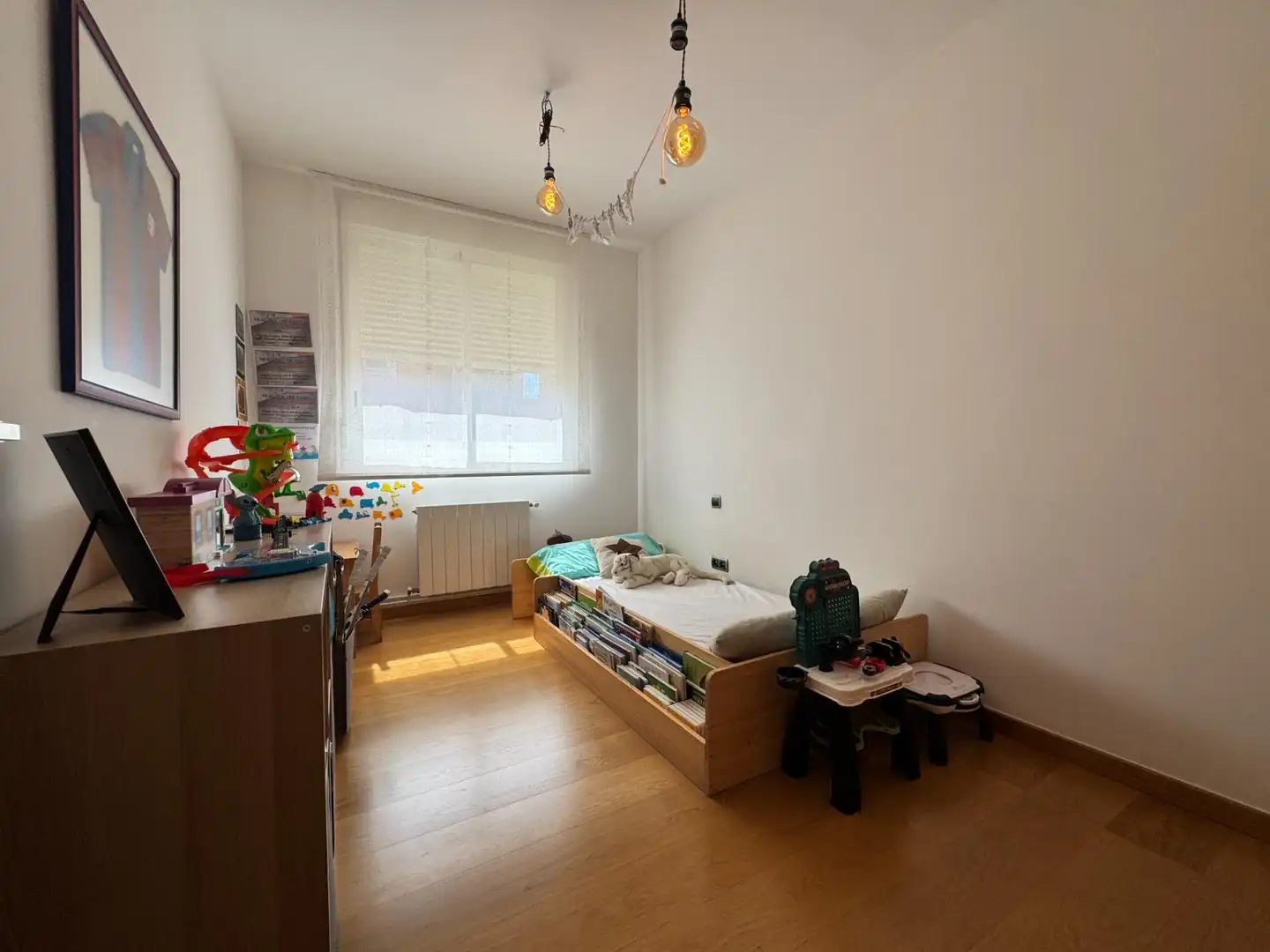 Habitación de Casa adosada en venta en Gavà con Aire acondicionado, Calefacción y Jardín privado