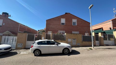 Chalet Pareado en Venta en Pioz