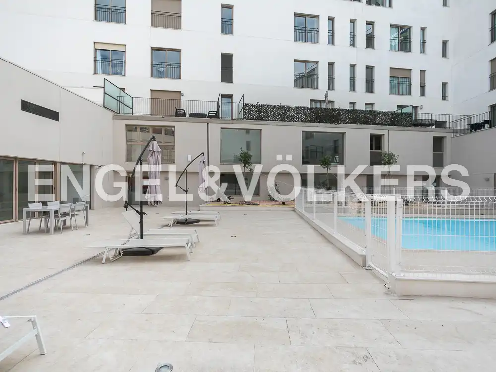 Swimming pool of Flat for sale in Valencia  with Air Conditioner, Heating and Storage room