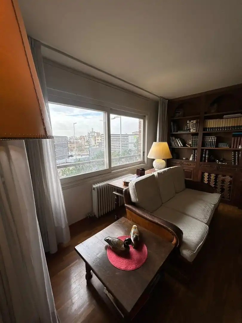 Sala d'estar de Pis en venda en Barcelona amb Calefacció i Traster