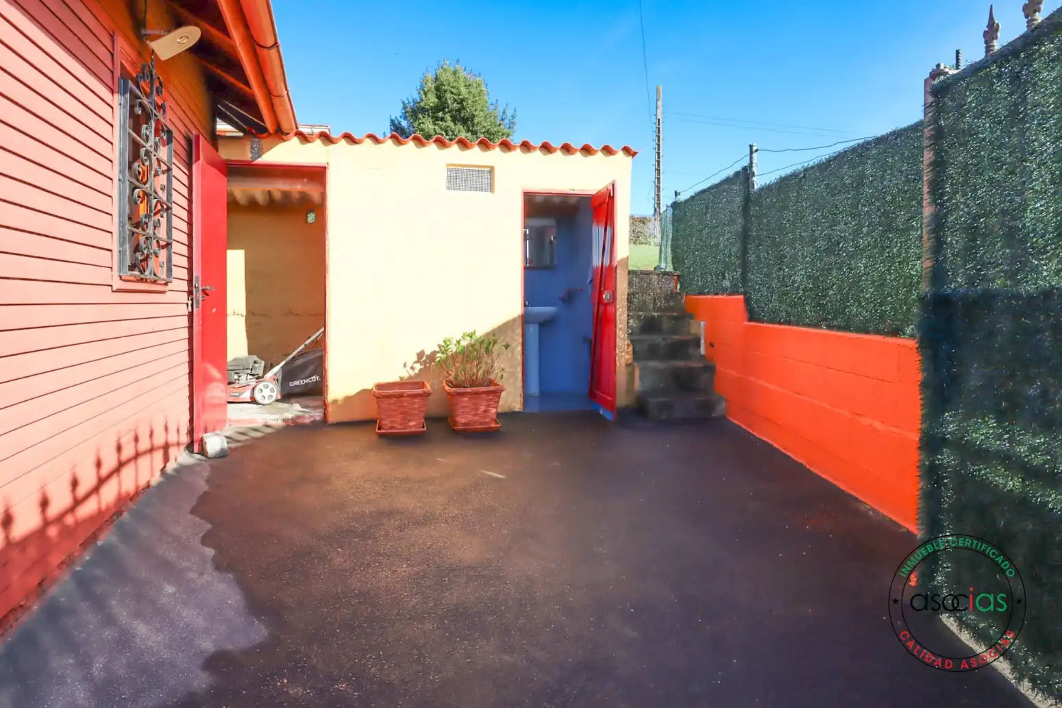 Vista exterior de Casa o chalet en venta en Oviedo  con Trastero