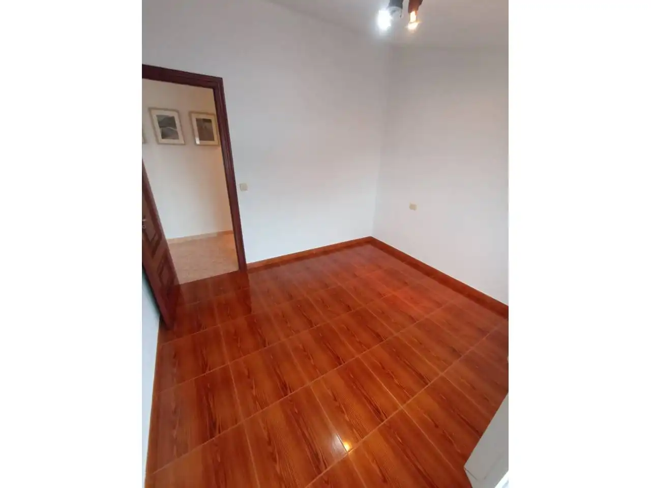Habitación de Piso en venta en Muros con Amueblado y Alarma
