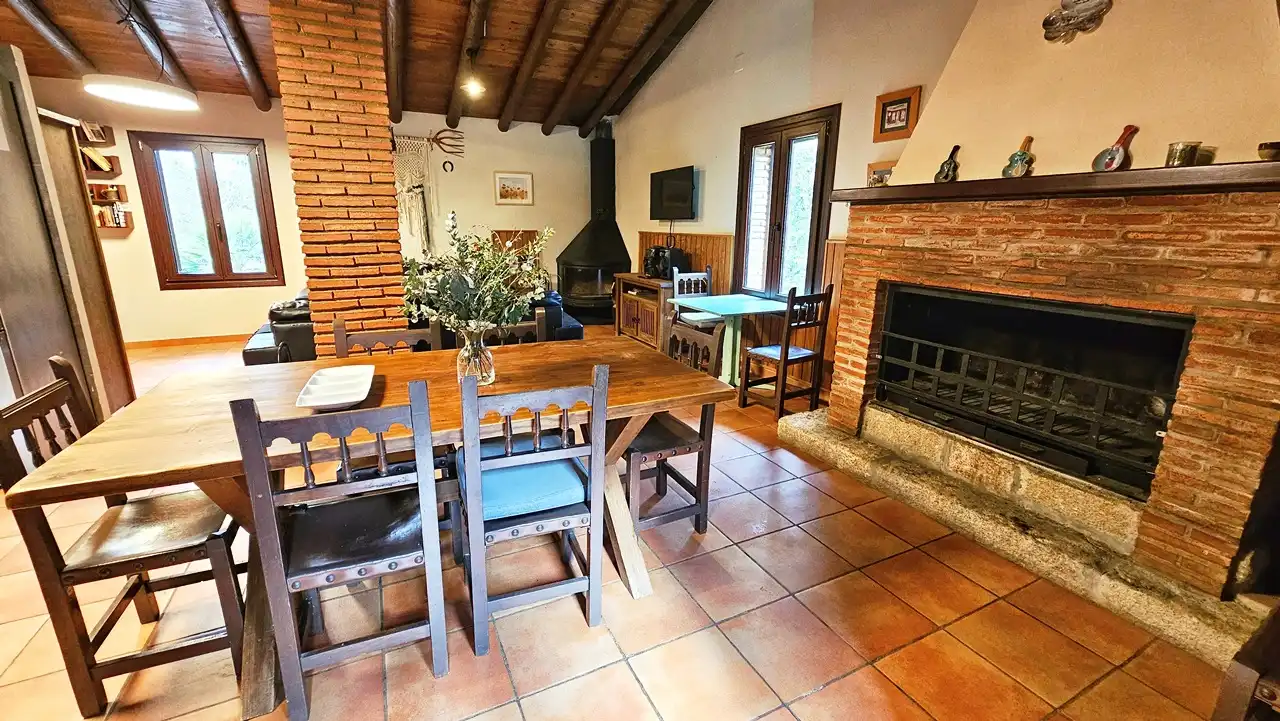 Comedor de Finca rústica en venta en Galaroza con Calefacción, Jardín privado y Terraza