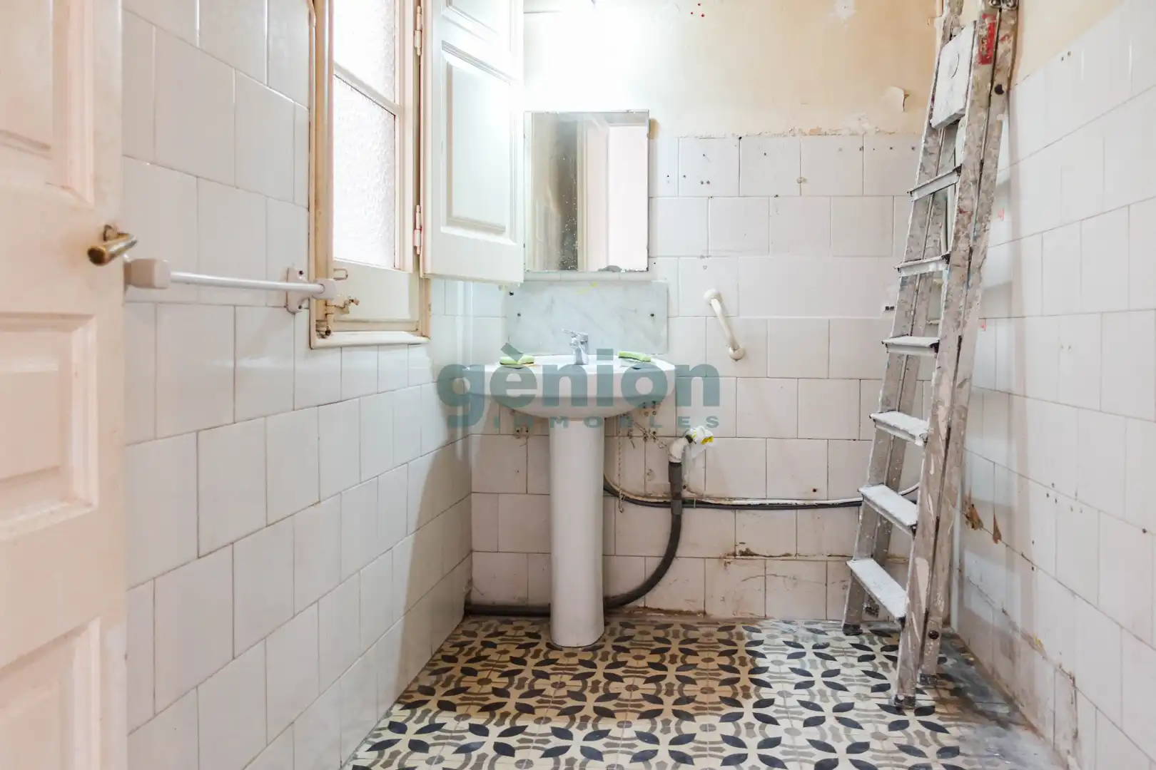 Baño de Piso en venta en Girona con Calefacción, Terraza y Balcón