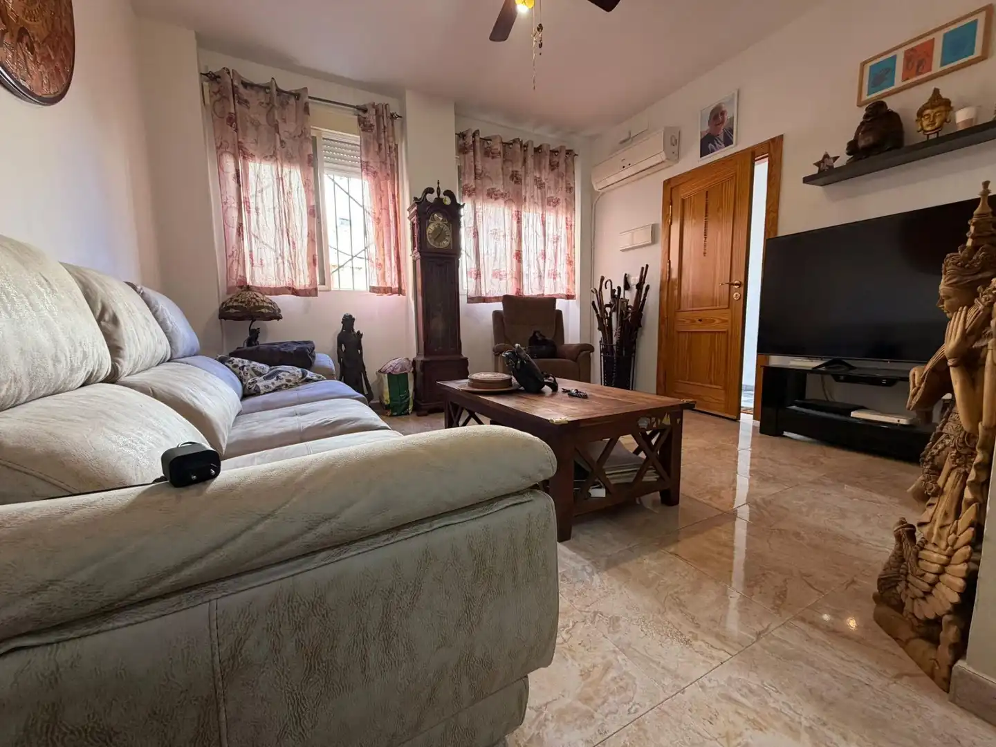 Sala d'estar de Planta baixa en venda en Águilas amb Aire condicionat i Moblat