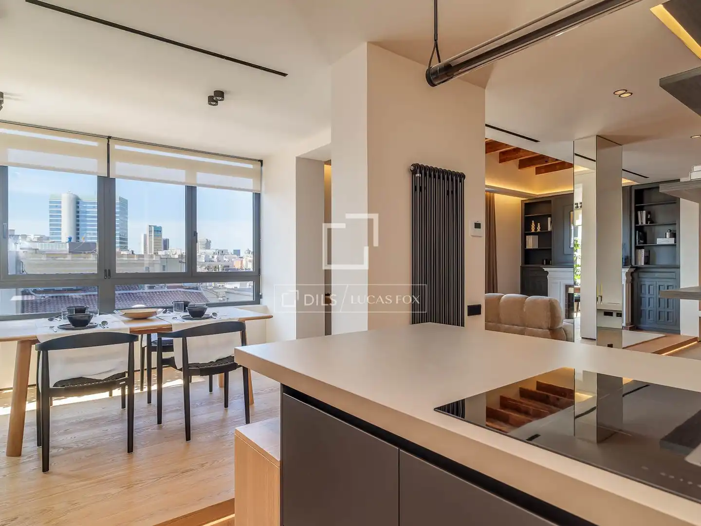Vista exterior de Piso en venta en Barcelona con Aire acondicionado, Calefacción y Terraza