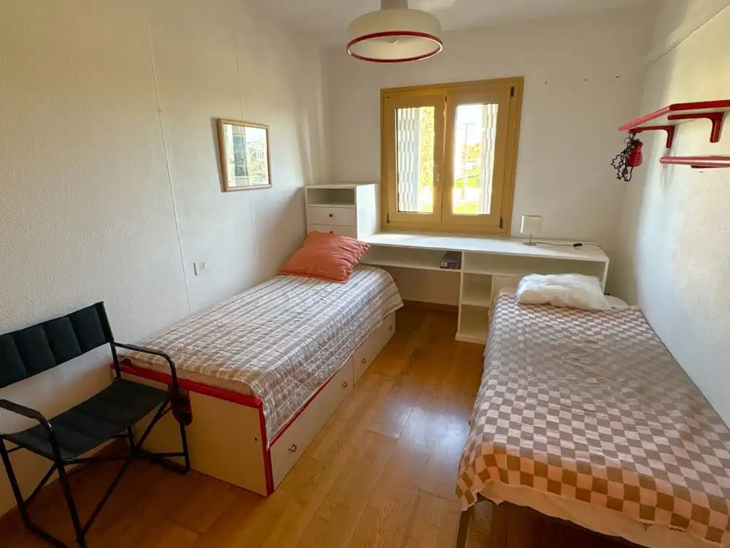 Schlafzimmer von Einfamilien-Reihenhaus zum Verkauf in Dénia mit Klimaanlage, Terrasse und Balkon