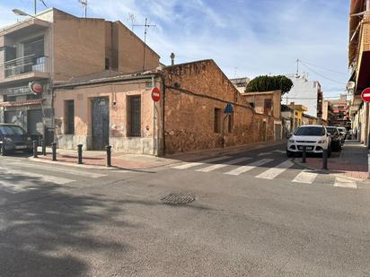 Vista exterior de Casa o xalet en venda en Alicante / Alacant amb Jardí privat