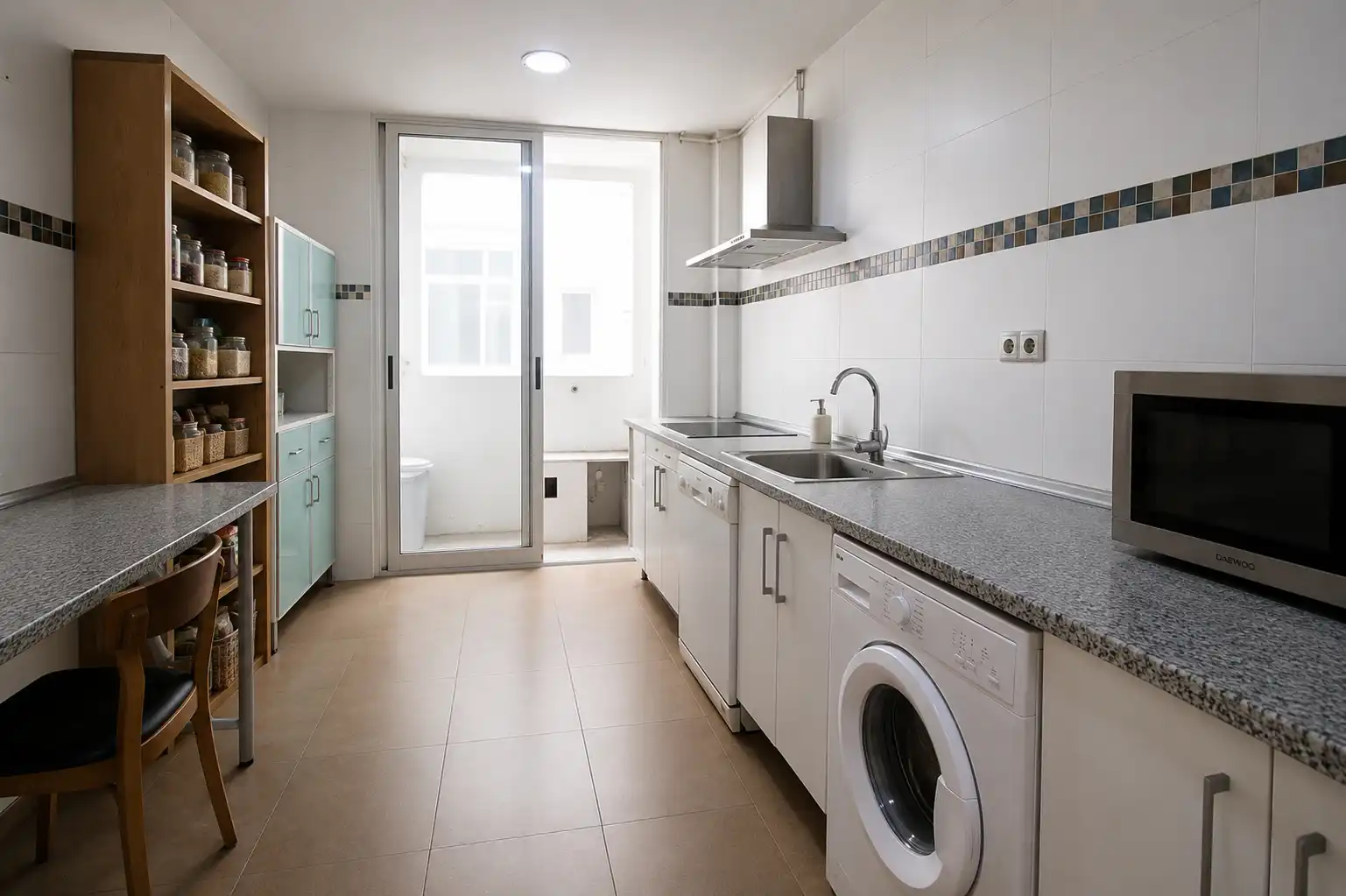 Kitchen of Flat for sale in Valencia  with Furnished, Oven and Washing machine
