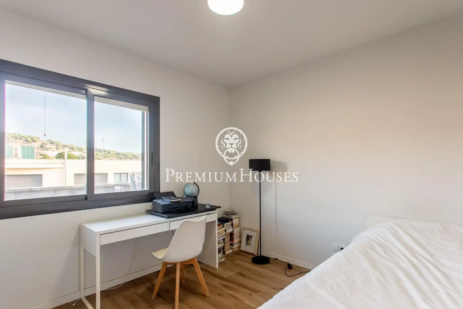 Dormitori de Casa o xalet en venda en Mataró amb Aire condicionat, Parquet i Piscina
